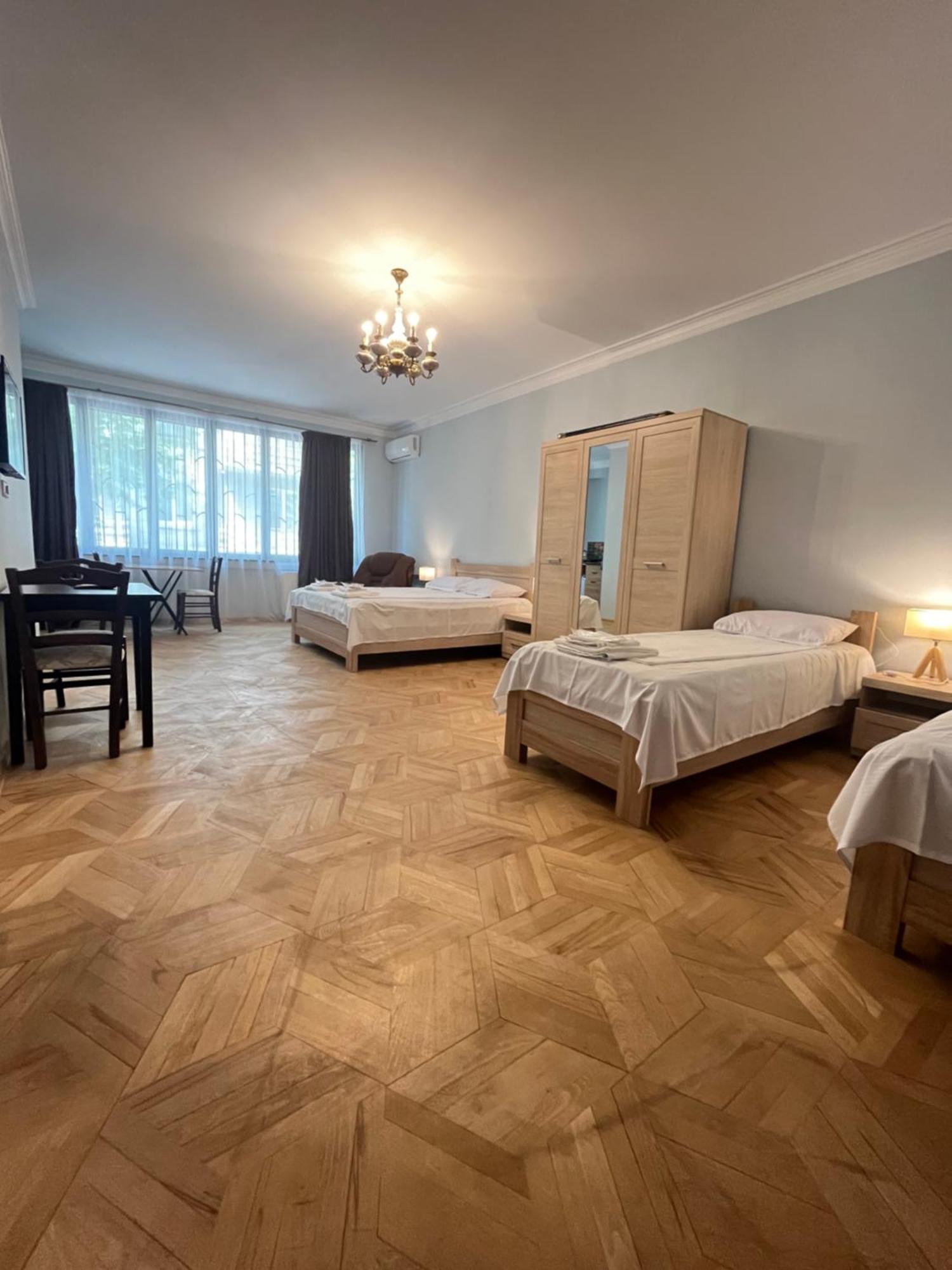 Апартаменти Vera Center *